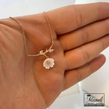 گردنبند طرح گل ظریف کلیو