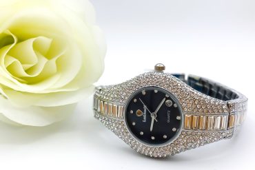 ساعت مجلسی زنانه نقره ای