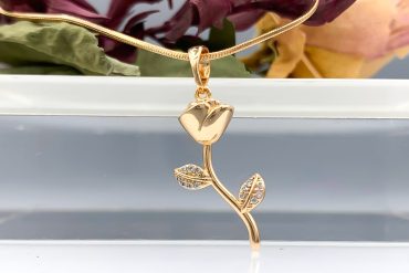 خرید گردنبند گل رز بدلیجات برند ژوپینگ