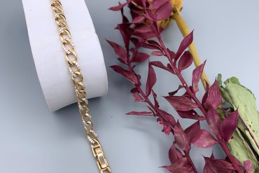 خرید دستبند کارتیر ظریف زنانه رنگ ثابت