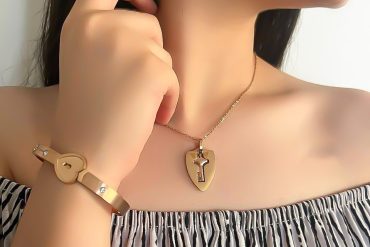 ست دستبند و گردنبند قفل و کلید استیل با رنگ طلایی: عاشقانه