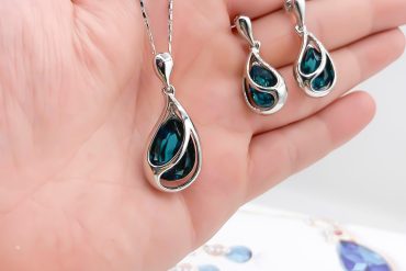 نیم ست نگین سواروسکی کلاسیک کلیو