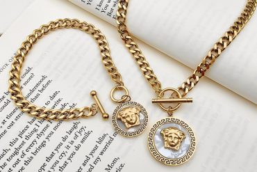 ست گردنبند و دستبند ورساچه زنانه