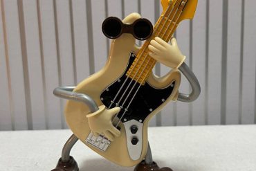 گیتار موزیکال رقصنده | فان و جذاب