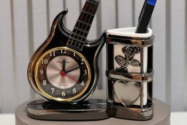 ساعت رومیزی و جامدادی گیتار مشکی