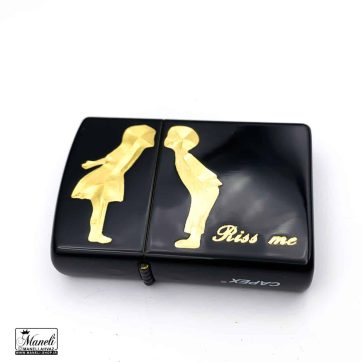 فندک زورو اصل - بنزینی - رنگ مشکی با طرح عاشقانه