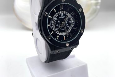 ساعت هوبلوت مردانه با صفحه مشکی - ارزان و شیک