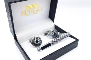 دکمه سردست نقره‌ای مشکی گرد:خوش جلوه و جذاب