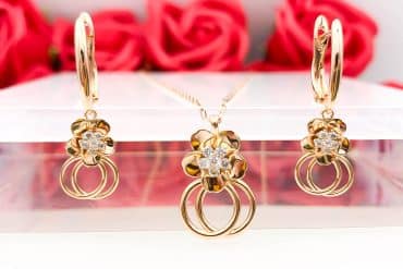 خرید نیم ست ژوپینگ طرح گل با نگین براق - انتخابی بی‌نظیر برای روزمره