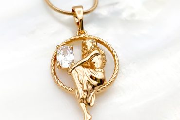 گردنبند ژوپینگ زنانه طرح زن نشسته