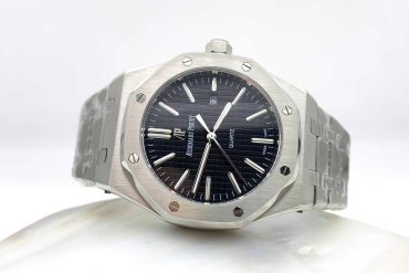 ساعت ای پی مردانه نقره ای صفحه مشکی AP