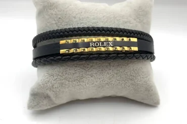 دستبند چرم مردانه با پلاک مشکی طلایی 3 ردیفه 14030173