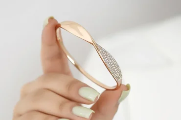 دستبند النگویی ژوپینگ نگین دار 0120