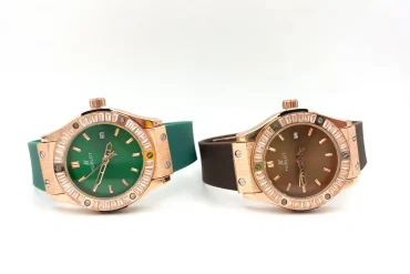 ساعت زنانه هابلوت نگین دار - سبز و قهوه ای