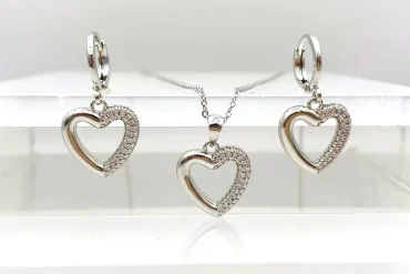 نیم ست قلب نگین دار رنگ سیلور از برند YSX