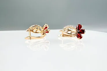 گوشواره نگین قرمز ژوپینگ