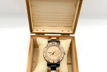 ساعت مچی چوبی طرح گوزن اورجینال wood 1970