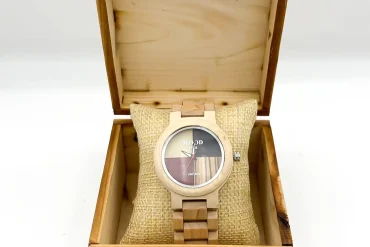 ساعت مچی چوبی اورجینال wood 1970