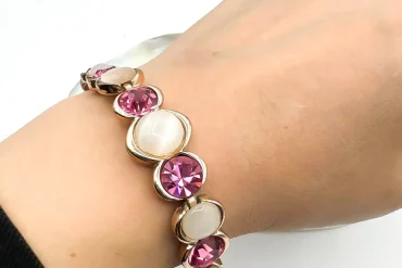 دستبند کلیو نگین صورتی رزگلد برند Clio - متفاوت و شیک