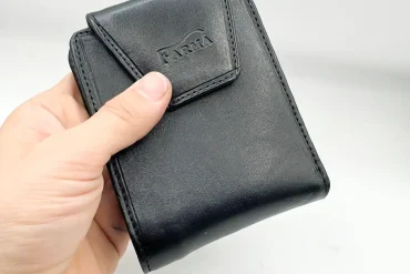 کیف پول کوتاه چرم دکمه دار | رنگ عسلی و مشکی