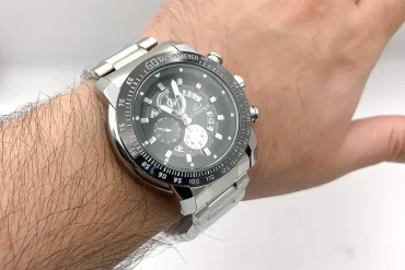 ساعت مردانه الگانس نقره‌ای با قاب مشکی