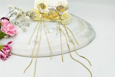 گوشواره آویز بلند طرح گل طلایی | رنگ ثابت 140305116