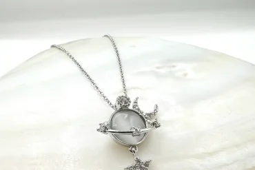 گردنبند زحل ماه و ستاره آویز | استیل | نقره ای و طلایی 14030559