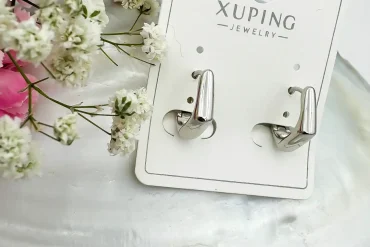 خرید گوشواره حلقه ای نقره ای سه ضلعی ژوپینگ