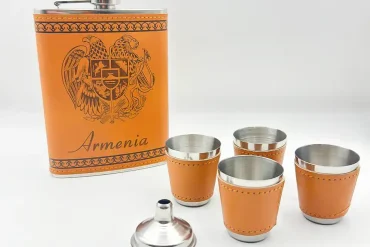 ست هیپ فلاسک و شات با روکش چرم عسلی | استیل 14030632