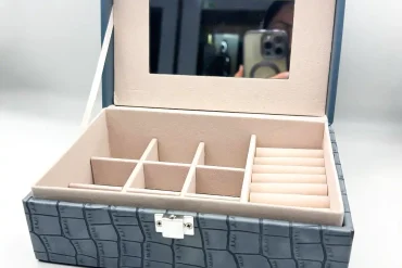 جعبه جواهراتی آبی با طرح کروکودیلی 14030573