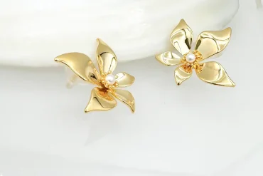 قیمت گوشواره طرح گل رنگ طلایی