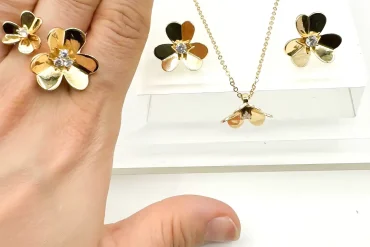 نیم ست طرح گل |گردنبند و گوشواره + انگشتر | استیل رنگ ثابت 14030567