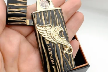 فندک شارژی تکانی طرح بال | برند honest | المنتی 140307117