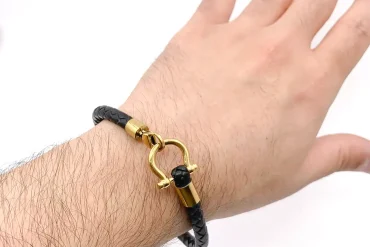 دستبند امگا مردانه چرم | مشکی | قفل طلایی 14030729