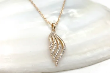 گردنبند برگ نگین دار ژوپینگ:ظرافت و زیبایی + زنجیر 45 سانت 14030802