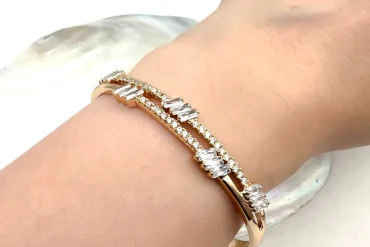 دستبند زنانه النگویی نگین دار ژوپینگ | شیک و خوش جلوه 14030821