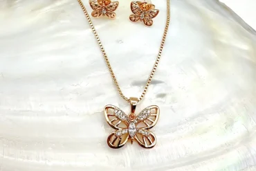 نیم ست پروانه ای طلایی ژوپینگ با طراحی ظریف و شیک | ضدحساسیت 14030829