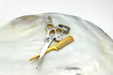 آویز قیچی و شانه استیل رنگ ثابت | طلایی نقره ای 14030855