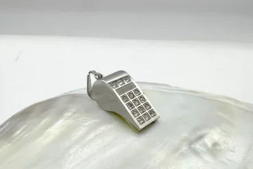 آویز گردنبند طرح سوت نگین دار | رنگ ثابت 14030864