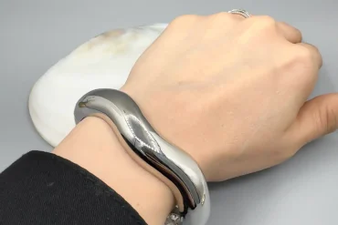 دستبند النگویی بزرگ و پهن | استیل | نقره ای 14031124