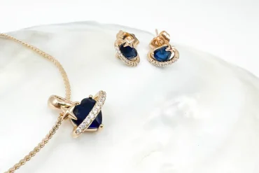 نیم ست زنانه ظریف قلب سورمه ای ژوپینگ | ضدحساسیت 14031065