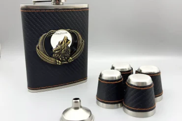 هیپ فلاسک و شات روکش چرم با نماد گرگ | استیل | چهار شات خرید با قیمت مناسب