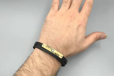 دستبند مردانه چرم با پلاک مونت بلنک طلایی