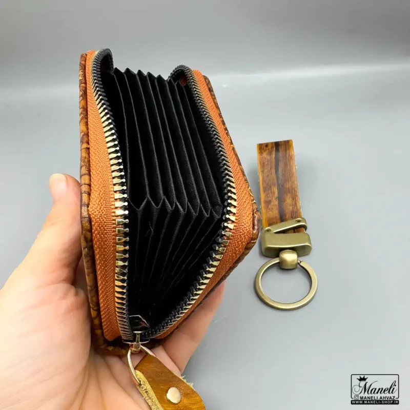 cardholder02