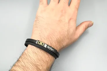 دستبند مردانه چرم با پلاک مشکی سالواتوره فراگامو | درجه یک 14031194