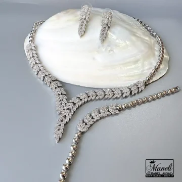 ست مجلسی تمام نگین گردنبند، گوشواره، دستبند، انگشتر 14031235