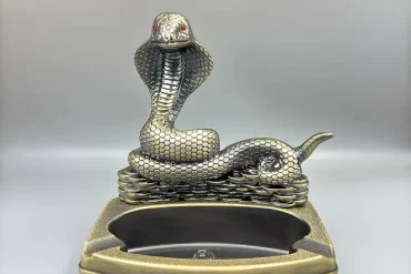 زیرسیگاری و فندک رومیزی طرح مار