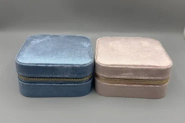 جعبه جواهرات مسافرتی مخملی 10*10 - 14040207