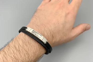 دستبند مردانه چرم دوردیفه با پلاک cartier کارتیر 14040191