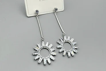 گوشواره آویز بلند نگین باگتی | رنگ ثابت 14040158